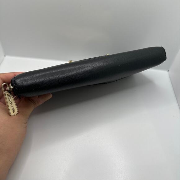 MICHAEL KORS Black Wallet - Picture 3 of 10